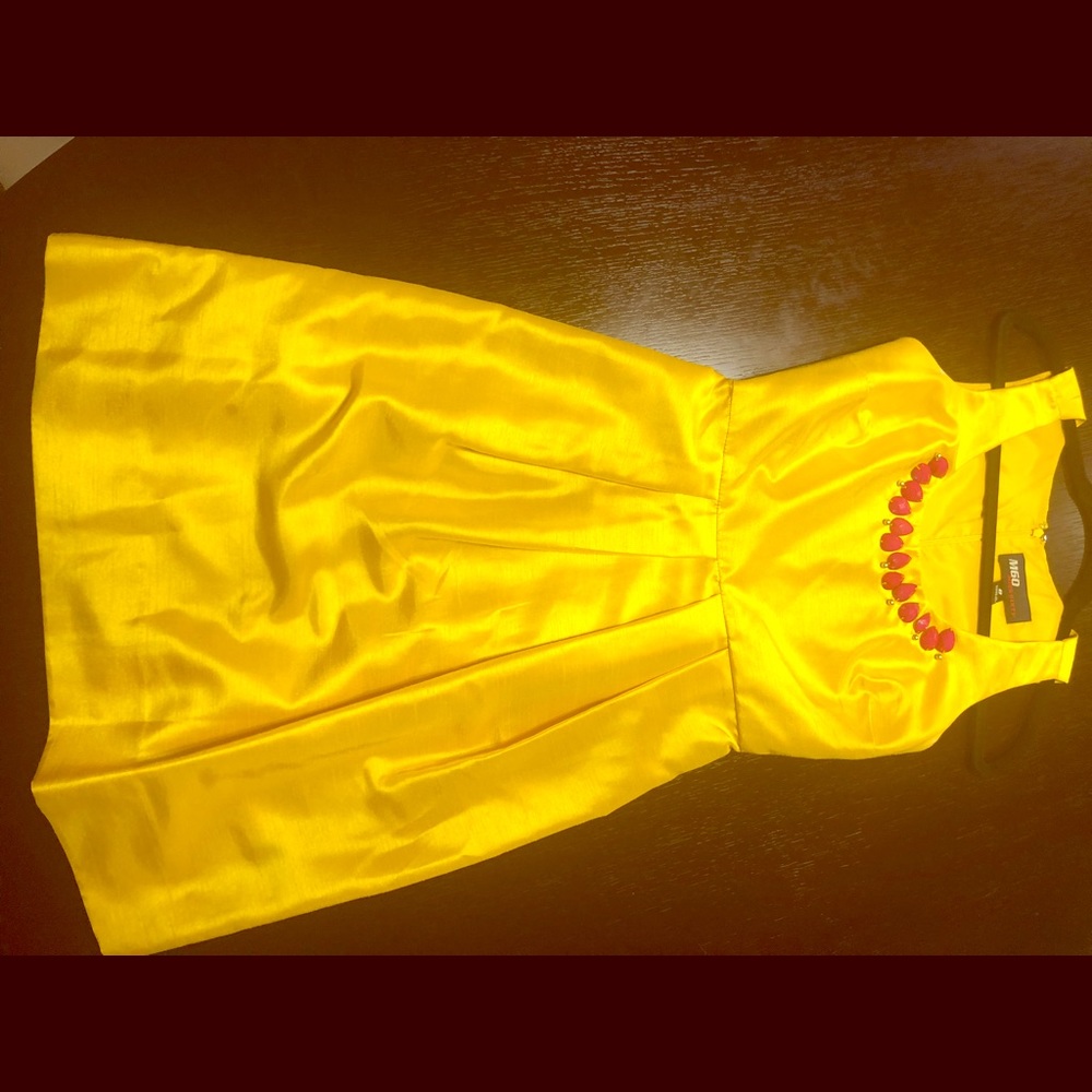 Dress - Picture 2 of 5